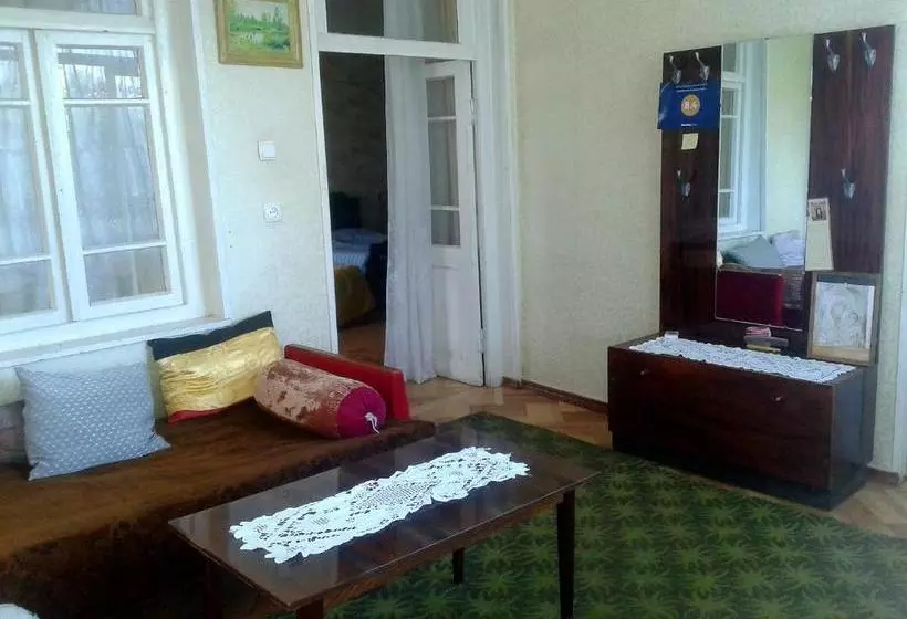 پانسیون Guesthouse Angelina Koko