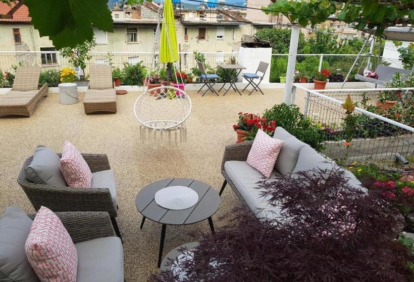 Пансион Ilir Guest House 1