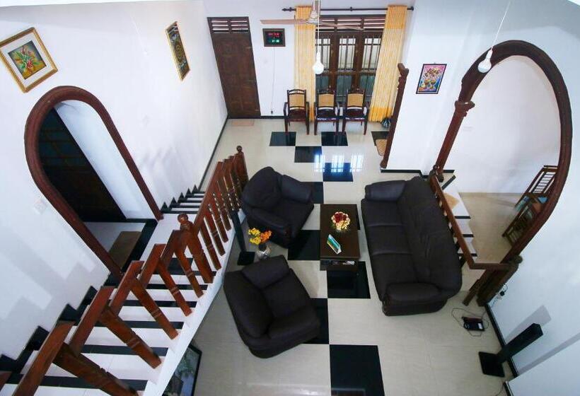 Pension Sajee Villa