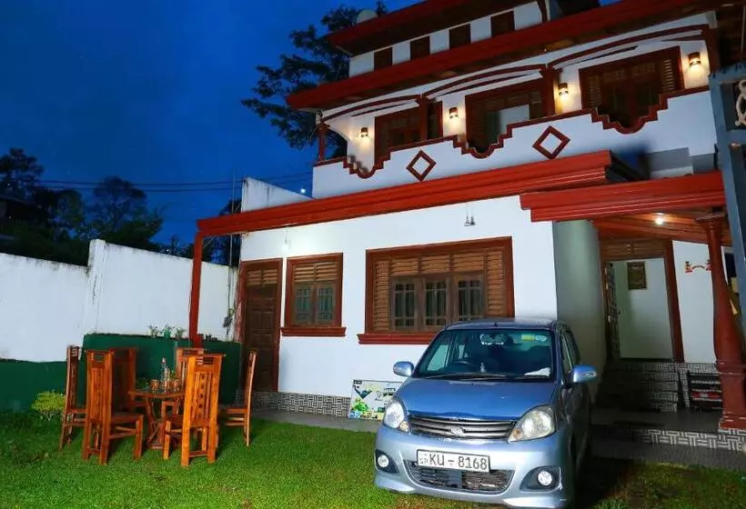 ペンション Sajee Villa