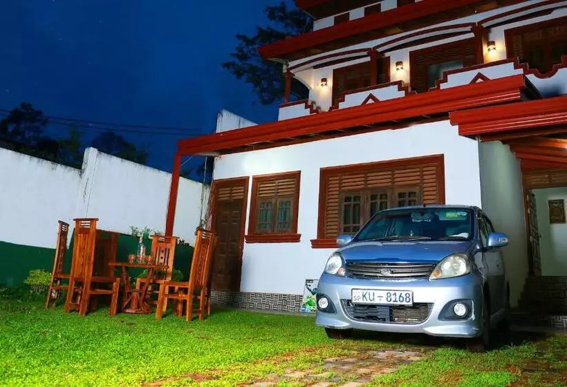 ペンション Sajee Villa