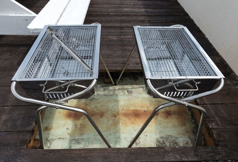 Sea Side House Polepole