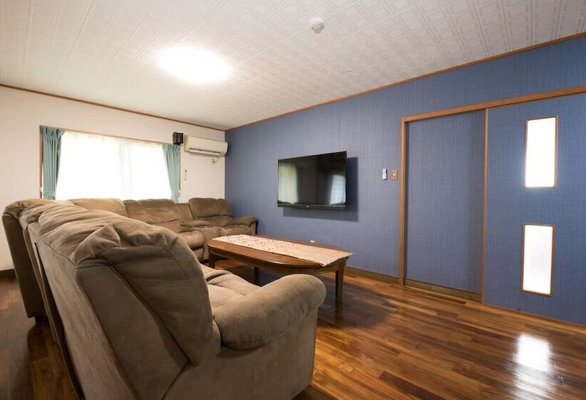 Sea Side House Polepole