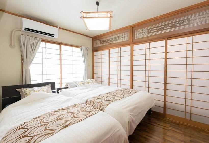 Sea Side House Polepole