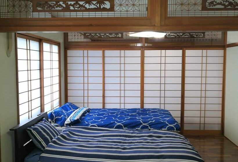 Sea Side House Polepole