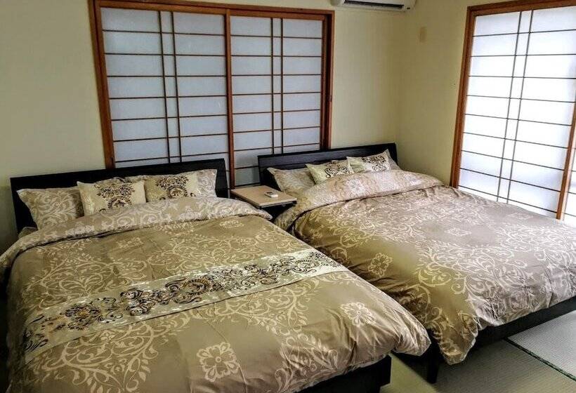 Sea Side House Polepole