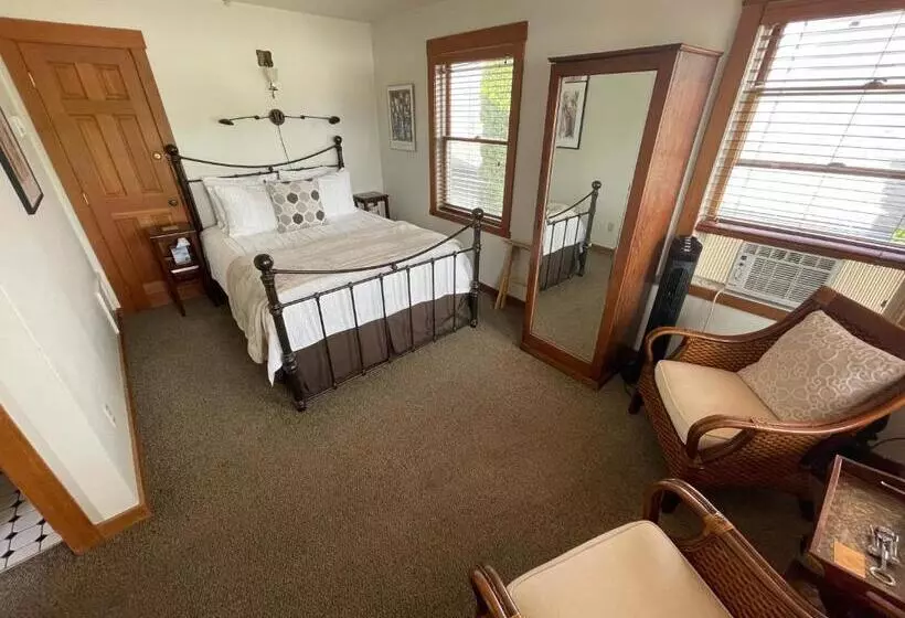 Retkeilymaja The Heron Inn And Day Spa