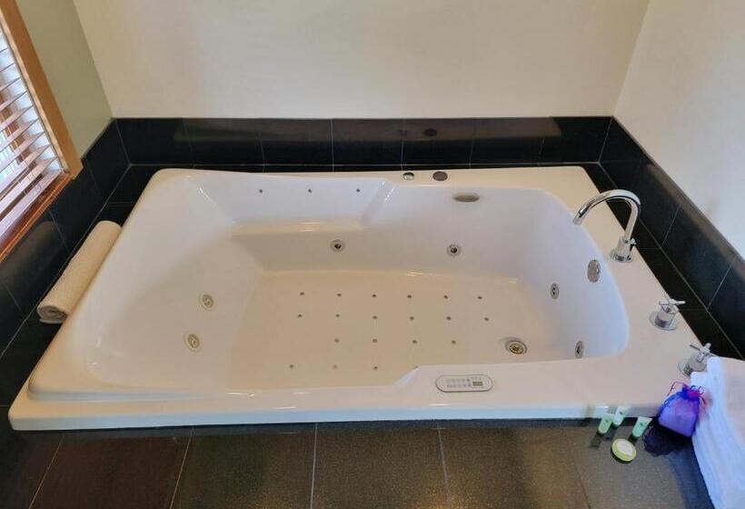 旅馆 The Heron Inn And Day Spa