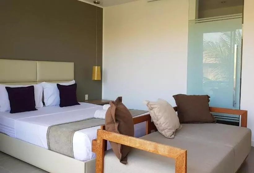 Ravenala Hotel Boutique