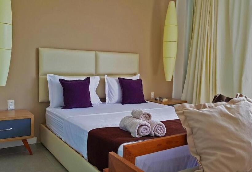 Ravenala Hotel Boutique