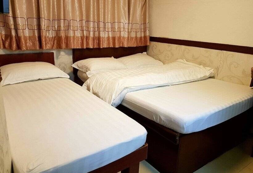 پانسیون Astronaut S