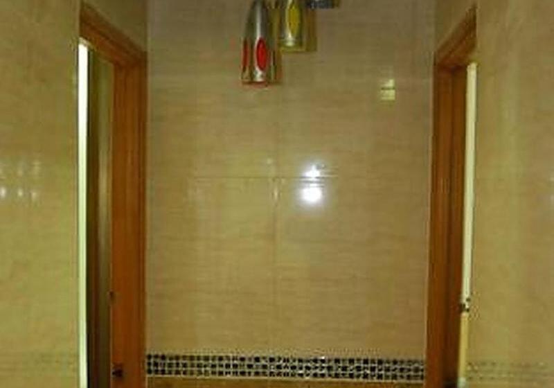 پانسیون Astronaut S