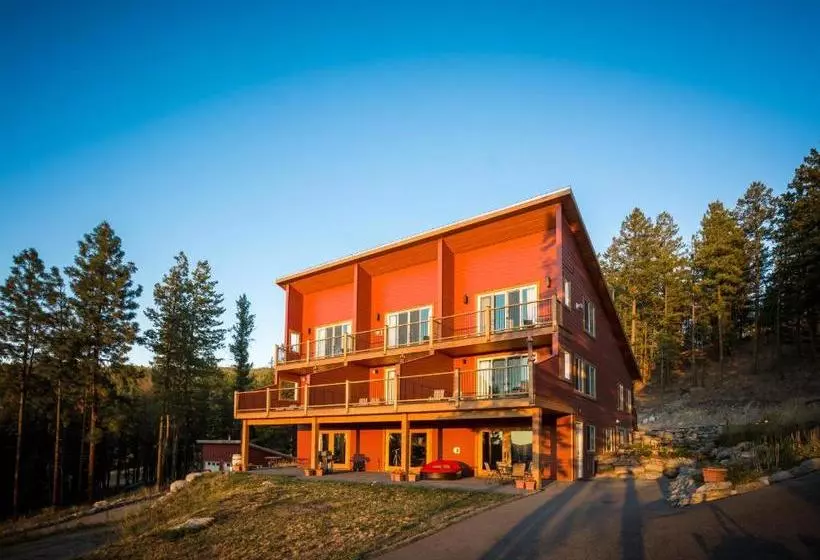 پانسیون Crooked Tree Guest Suites