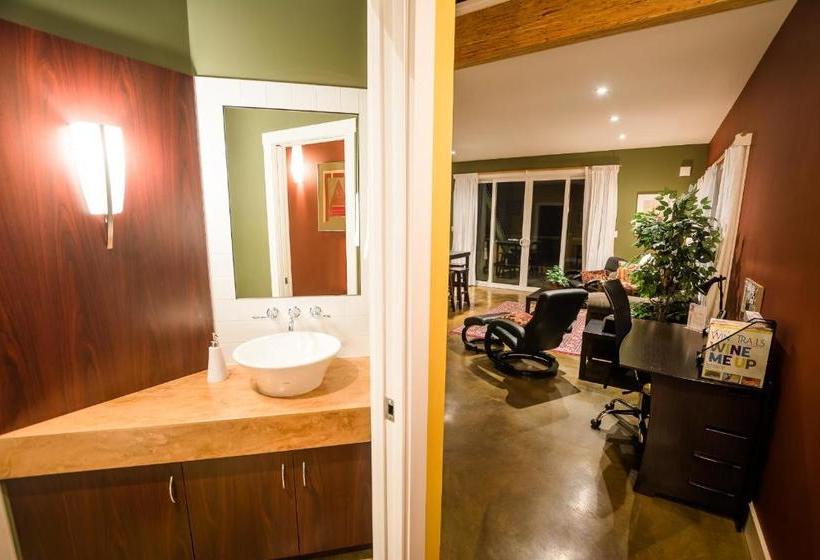 Pension Crooked Tree Guest Suites