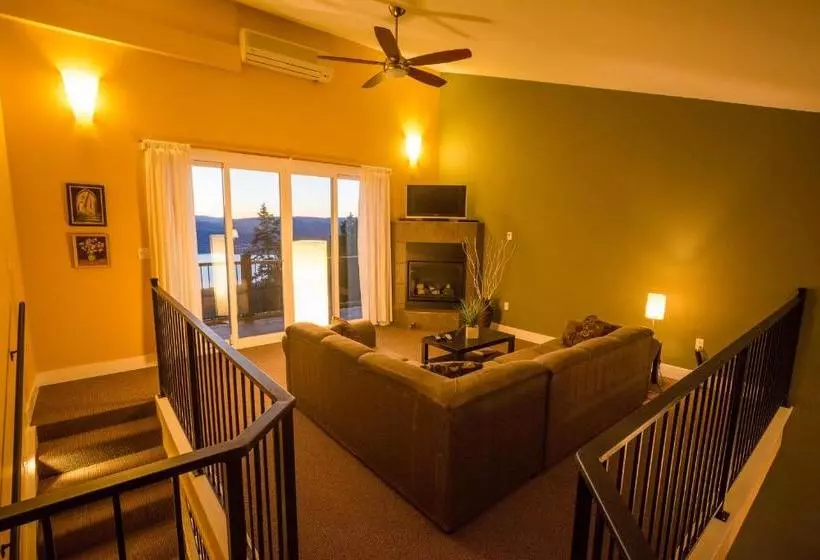 پانسیون Crooked Tree Guest Suites