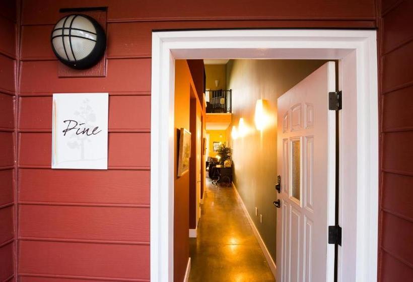 Pension Crooked Tree Guest Suites