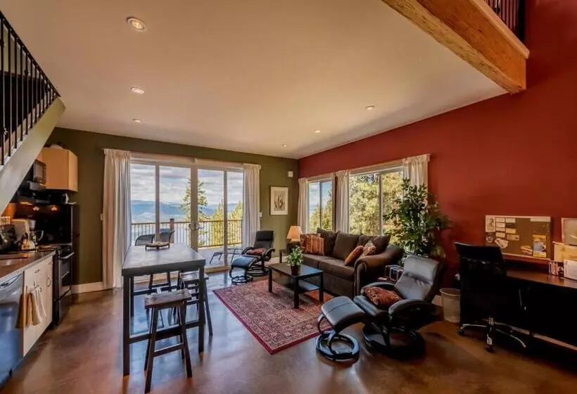 پانسیون Crooked Tree Guest Suites