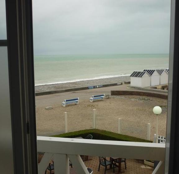 Отель De La Plage