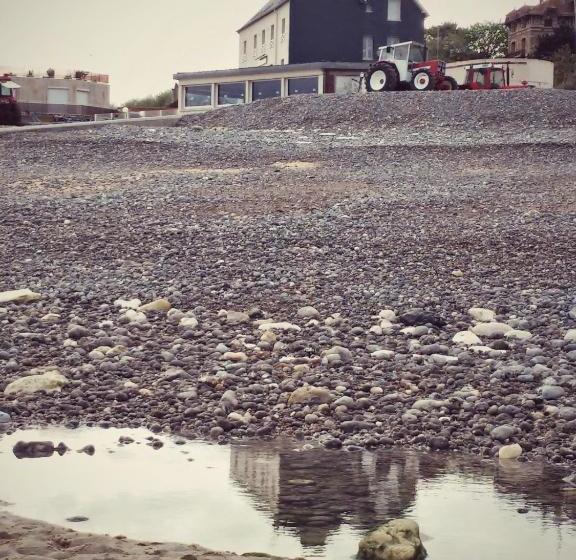 Отель De La Plage