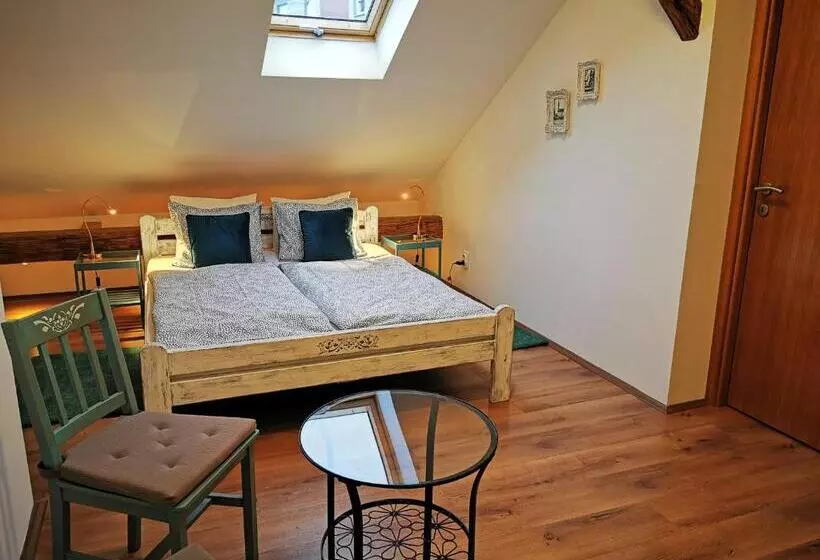 Majatalo Guest House Relić