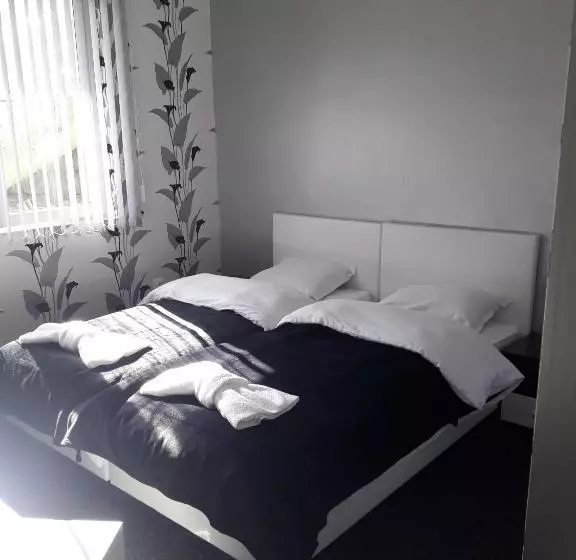 پانسیون Guest House Tedi