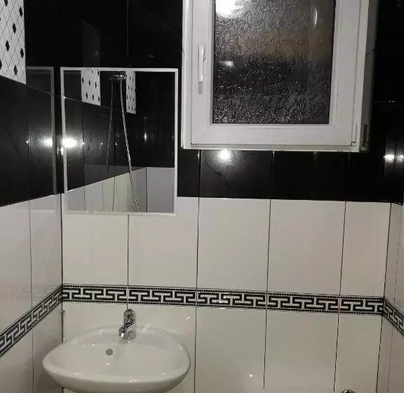 پانسیون Guest House Tedi