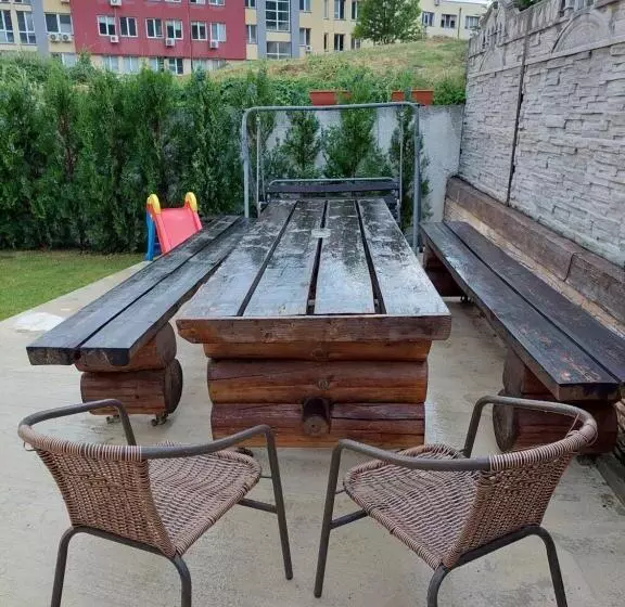 پانسیون Guest House Tedi