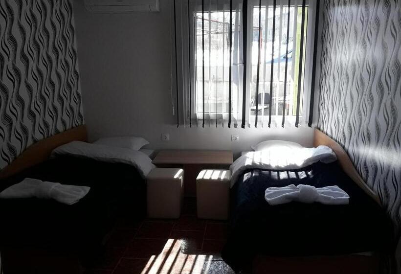 Pensió Guest House Tedi