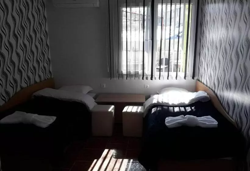 پانسیون Guest House Tedi