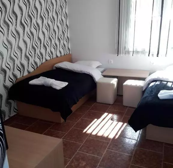 پانسیون Guest House Tedi