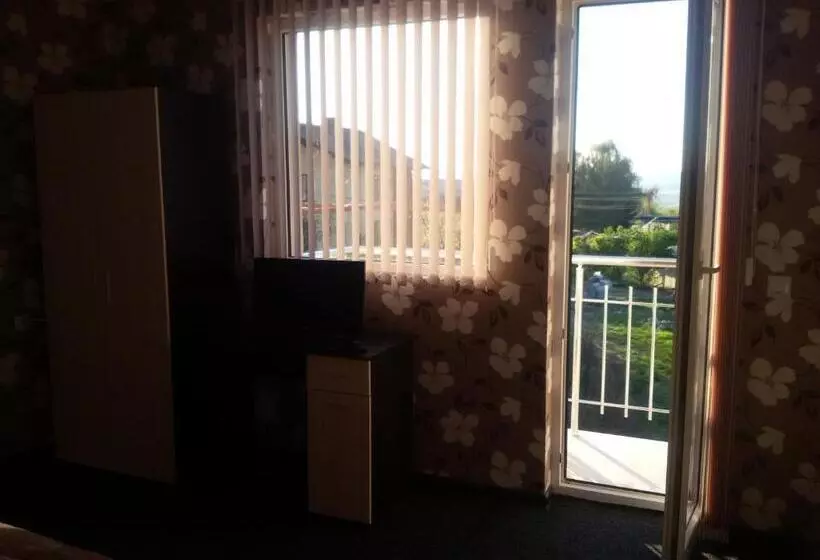 پانسیون Guest House Tedi