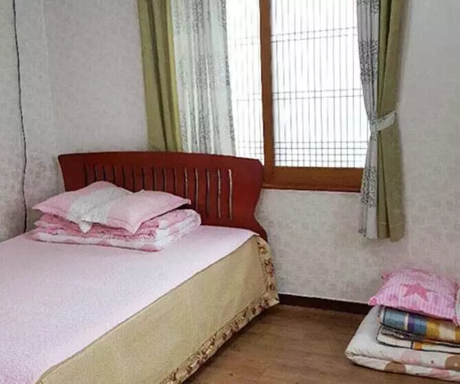ペンション Jeju Sunflower Guest House