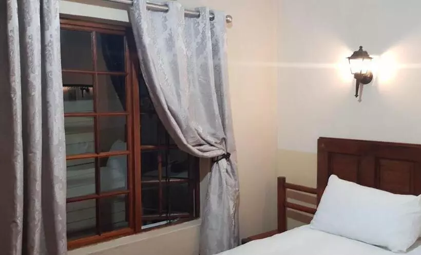 ペンション Lani S Guest House   No Loadshedding