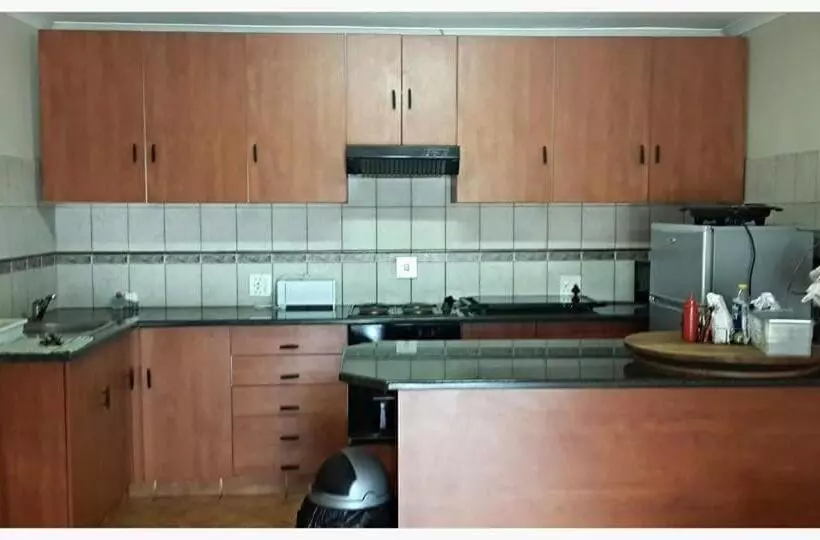 ペンション Lani S Guest House   No Loadshedding