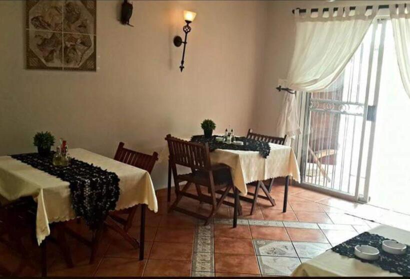 Pension (Hôtel basse catégorie) Lani S Guest House   No Loadshedding