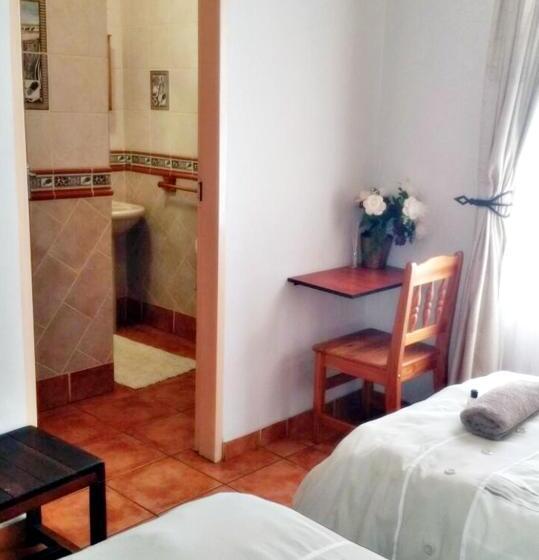 Pension (Hôtel basse catégorie) Lani S Guest House   No Loadshedding