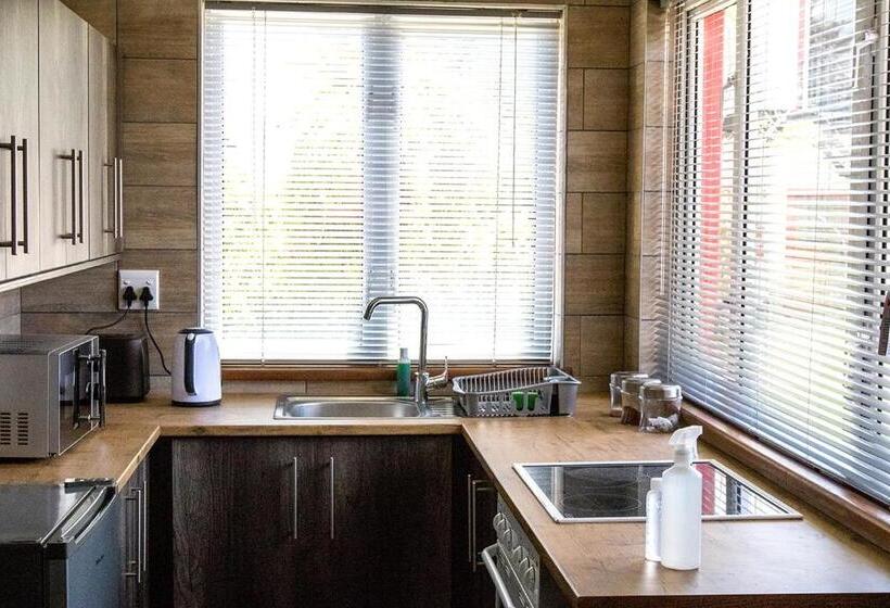 پانسیون Stay Cleverly Self Catering Apartments