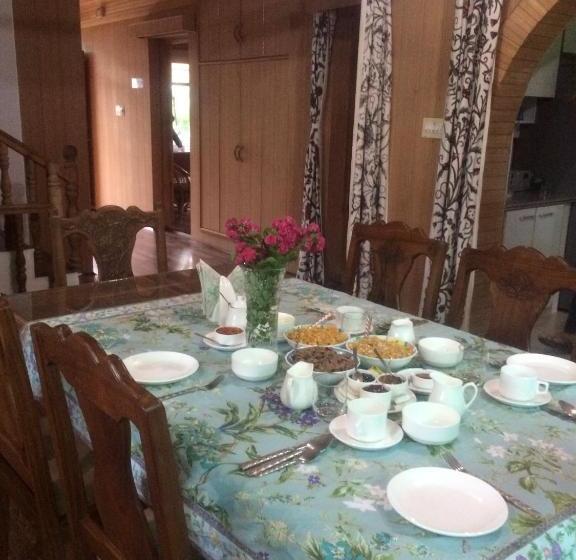 Pensionat The Oasis Srinagar