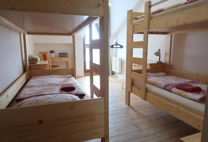 Majatalo Penzion Jízdárna Suchá