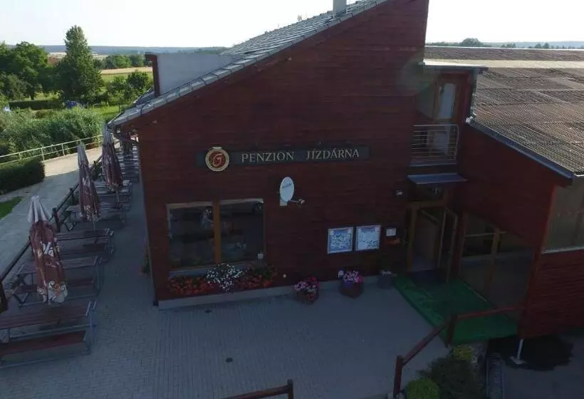 Majatalo Penzion Jízdárna Suchá