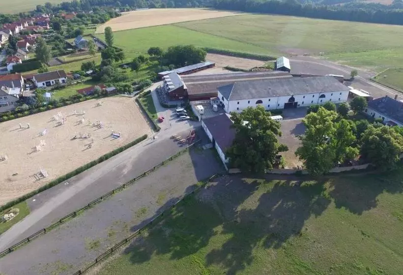 Majatalo Penzion Jízdárna Suchá