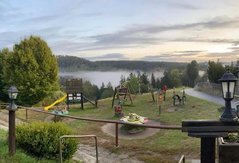 ペンション Resort Mezná