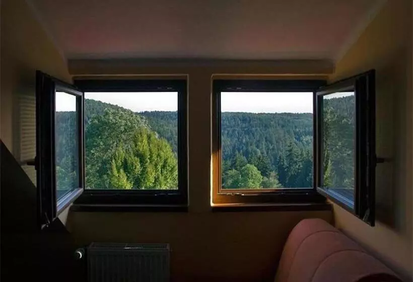 ペンション Resort Mezná