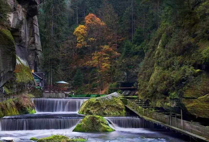 ペンション Resort Mezná