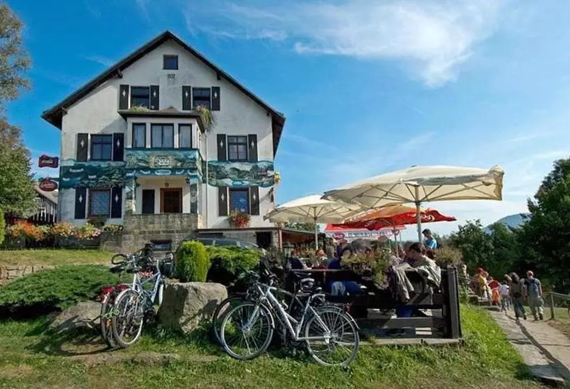 ペンション Resort Mezná