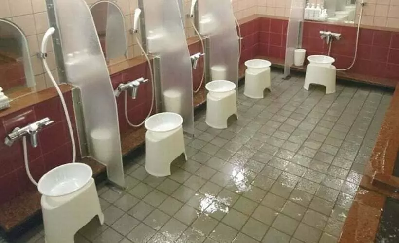 Kapselihotelli Atsugi Capsule