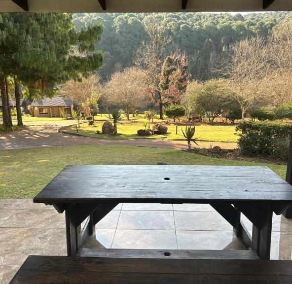 בית מלון כפרי Silver Mist Resort, Haenertsburg