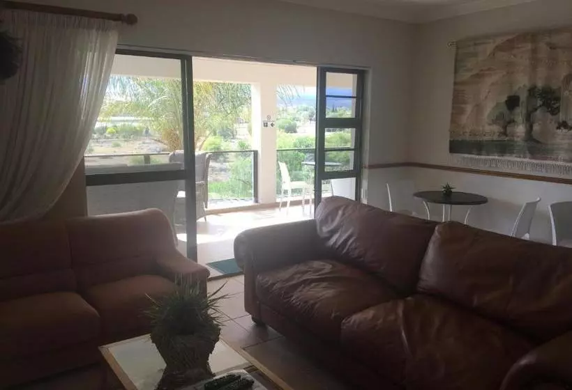 پانسیون Oewerpalms View