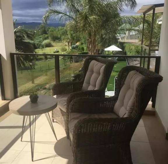 پانسیون Oewerpalms View