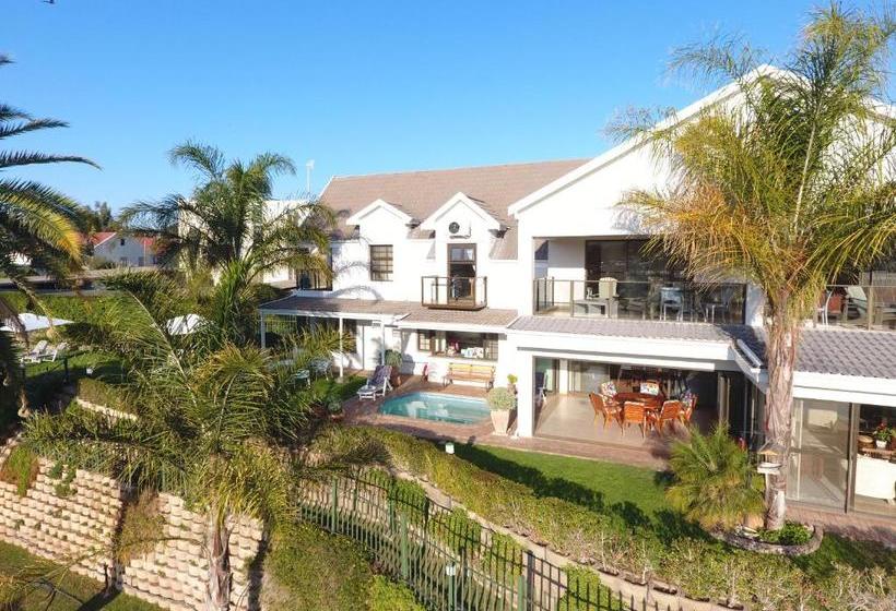 פנסיון Oewerpalms View